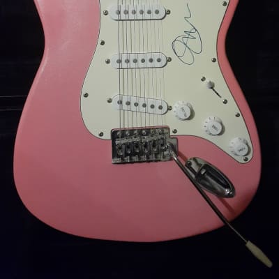Gwen Stefani Signed Guitar / Autographed Guitar Stratocaster Style Glitter Pink Electric Guitar *As Pictured* GENUINE SIGNATURE With C.O.A! image 8