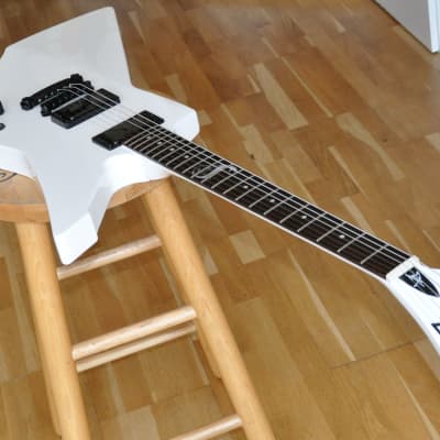 ESP LTD Snakebyte WH / James Hetfield Signature w/ Hardcase