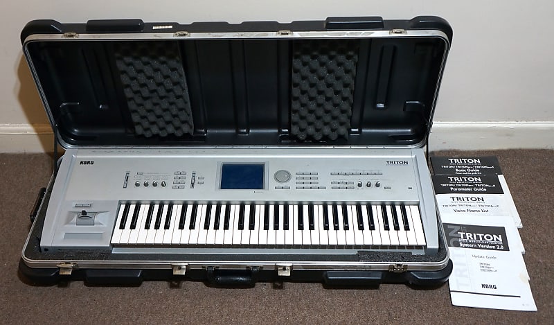 高級品市場 Korg Triton Classic 61-Key Moss/SCSI/Vintage Archives/64MB + 鍵盤楽器