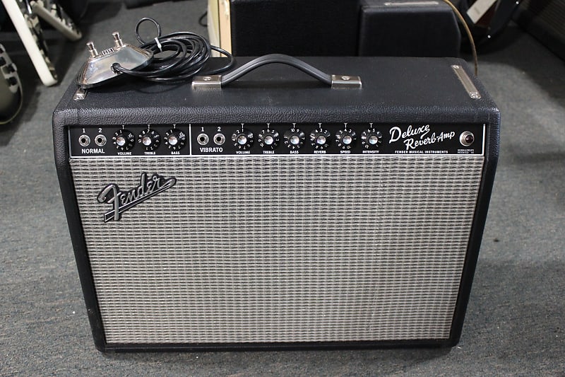 Fender 65 Deluxe Reverb Amp Reissue 22 Watt All Tube Reverb