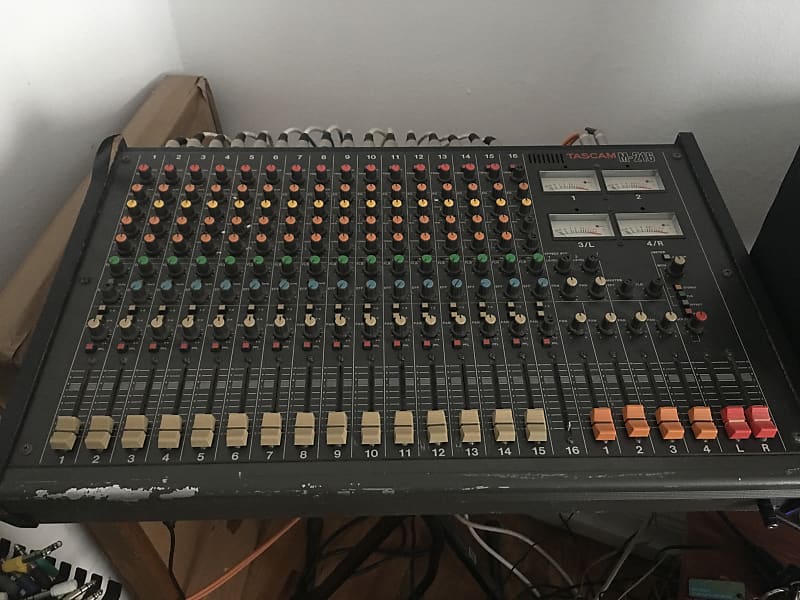 TASCAM M-216 Mixer