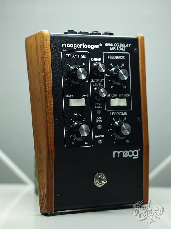 Moog moogerfooger mf-104z 　Analog Delay Moog Moogerfooger MF-104M Analog Delay - Black | Sweetwater