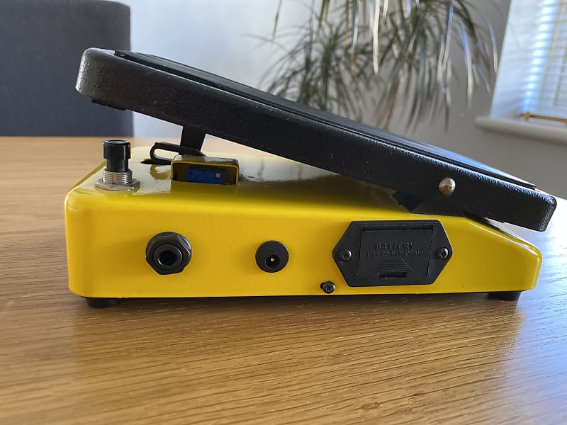 Colorsound Wah Wah 1990's - Yellow | Reverb