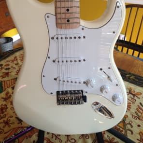 2005 mexican strat hot sale