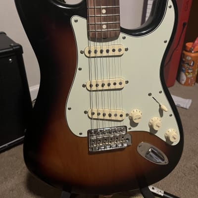 Fender  Vintera Stratocaster  2021 3 tone sunburst image 3