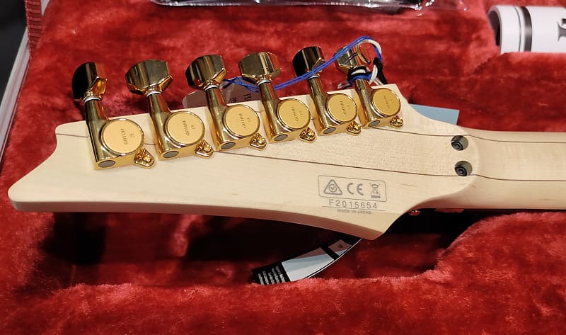 Ibanez PIA Steve Vai E-Guitar in Sun Dew Gold made in Japan Ibanez PIA Steve Vai E-Guitar in Sun Dew Gold made in Japan