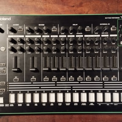 Roland AIRA TR-8 + pack 7x7