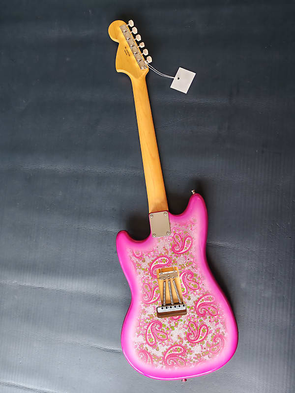 ギター Char Mustang Pink Paisley Char Mustang Pink Paisley – Fender