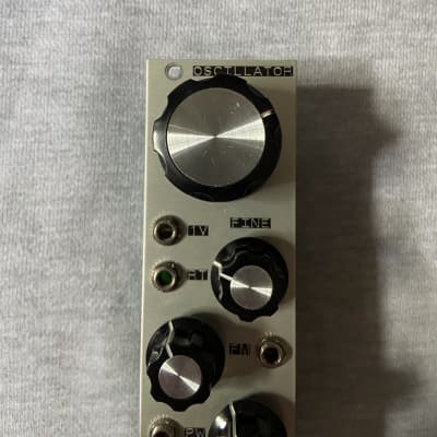 Pittsburgh Modular oscillator image 3