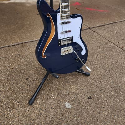 D'Angelico Premier Series Bedford Semi Hollow with Tremolo 2021 - Navy Blue image 3