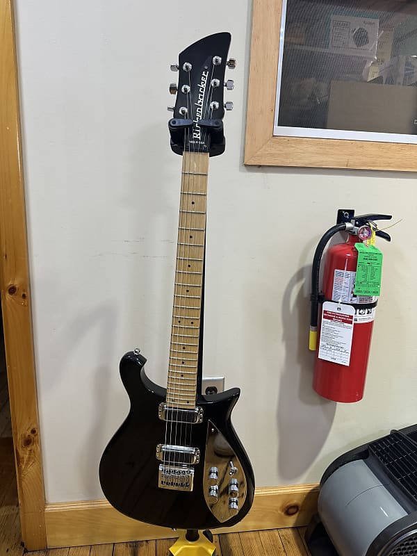 Rickenbacker 650C 