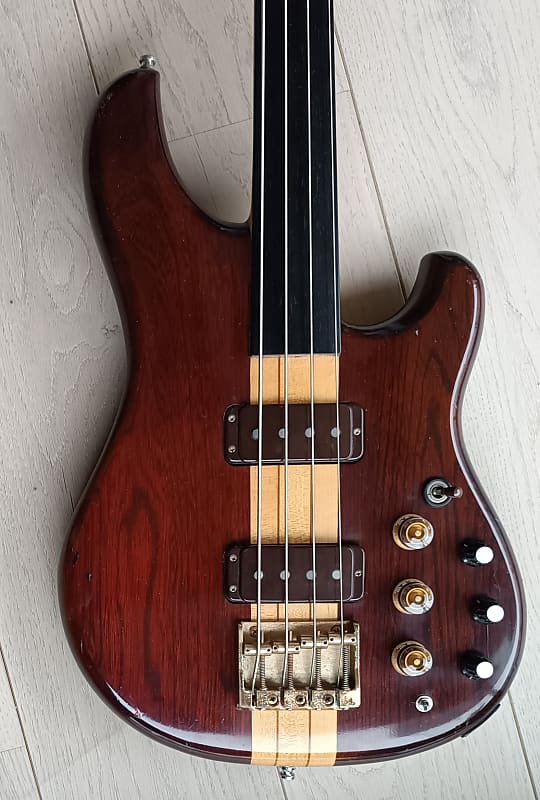 アイバニーズMC-940DS Ibanez 1979 Musician MC 940DS Fretless Bass 1979 Bass For