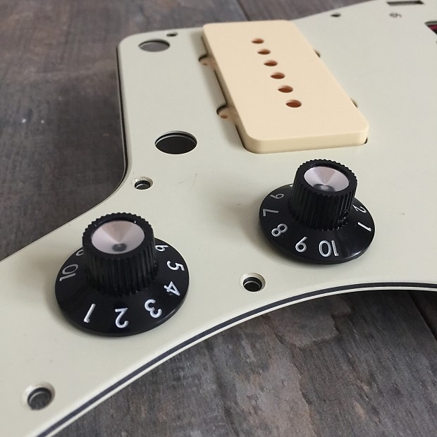 2x Vintage 65 Jazzmaster style Witch Hat Knobs Black