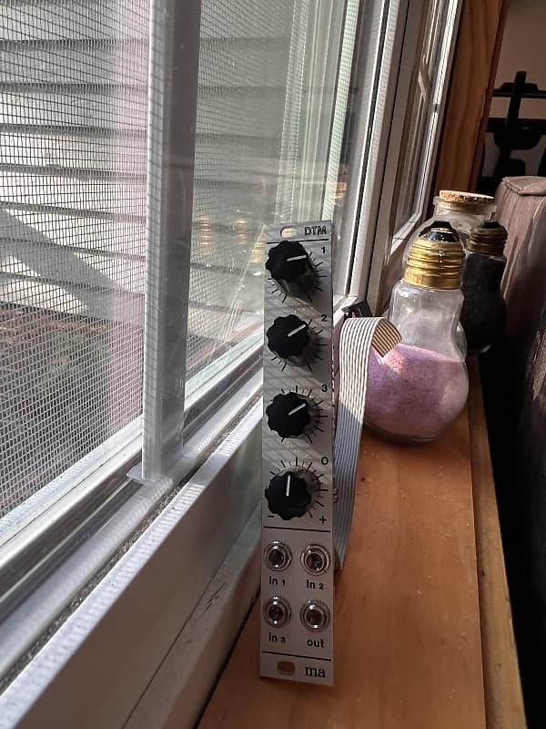 manhattan DTA CP3 style eurorack mixer module Silver Reverb