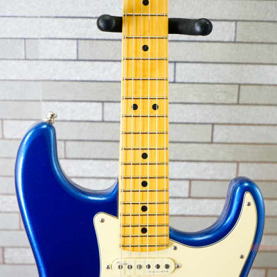 Fender American Ultra Stratocaster with Maple Fretboard - Cobra Blue image 3