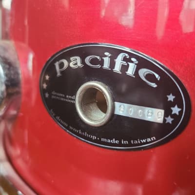 DW Pacific by Drum Workshop snare - Red image 2