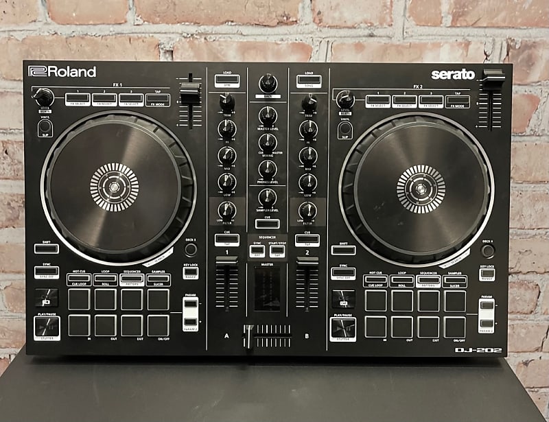 Roland DJ-202 Serato DJ Controller