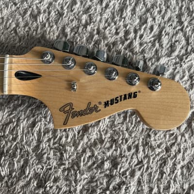 Fender Player Mustang 2020 MIM Sienna Sunburst Maple Fretboard Guitar + Gig Bag image 5