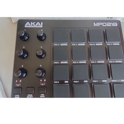 Akai MPD218 2015 - Present - Black image 9