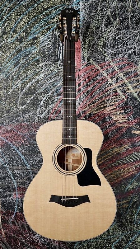 Taylor 512ce 12-Fret with V-Class Bracing