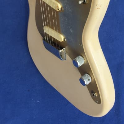 Fender Duo-Sonic 1957 Desert Sun image 7