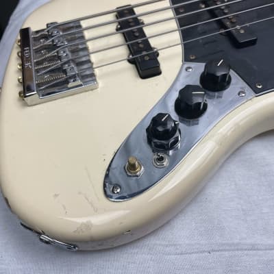 Fender Deluxe Active Jazz Bass V 5-string J-Bass 2020 - Olympic White / Pau Ferro fingerboard image 6