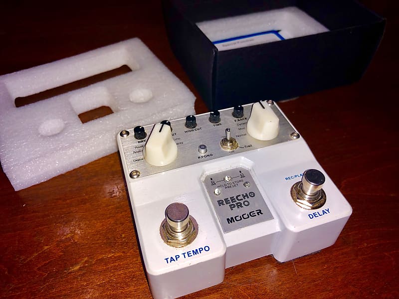 Mooer ReEcho Pro Twin Stereo Delay effect pedal White image 1