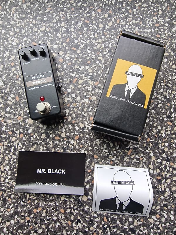 Mr. Black Mini Tremolo