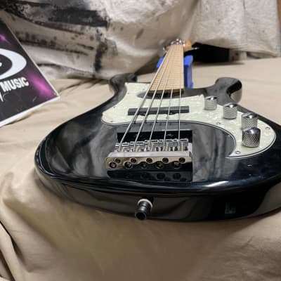 Dean Hillsboro 5 V J-Style 5-String Bass Black image 8