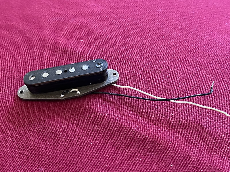 Fender musicmaster store bass pickup