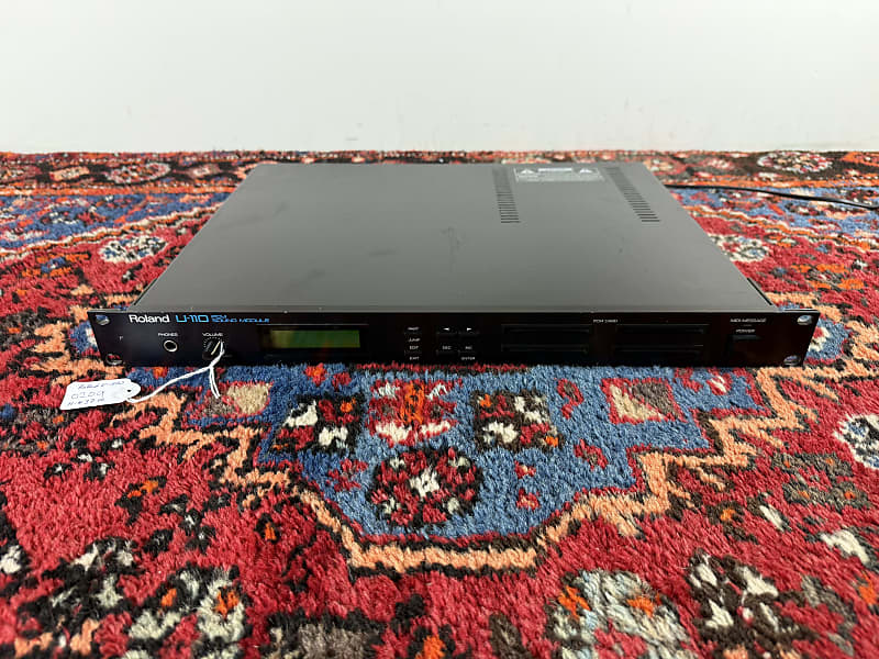 Roland D-110 マルチティンバルサウンドモジュール Roland D-110 マルチティンバルサウンドモジュール Roland D-110