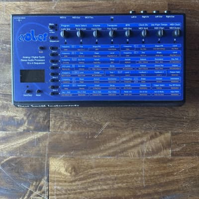 Evolver-Dave Smith Inst. Analog/Digital Synth Processor