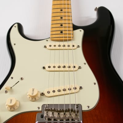 Fender American Professional Stratocaster Left-handed - 3-Color Sunburst with Maple Fingerboard image 3