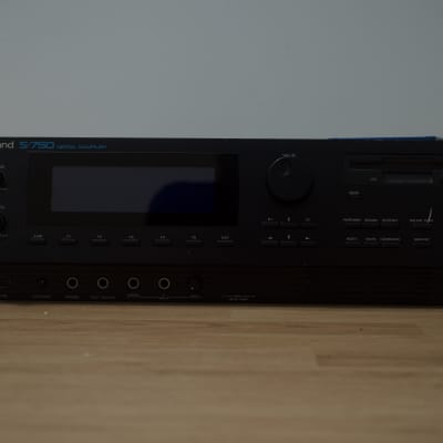 Roland S-750 Digital Sampler 1991 - Black