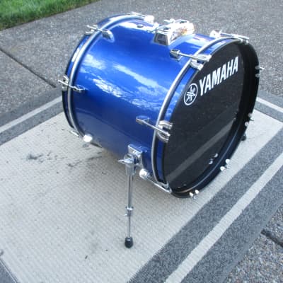 Yamaha 20 X 16 Bass Drum, Hardwood Shell, Evans EMad Head - Mint! image 4