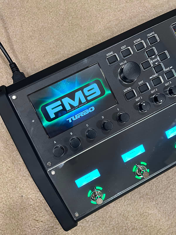 Fractal Audio FM9 Turbo Amp Modeler/FX Processor + EV1
