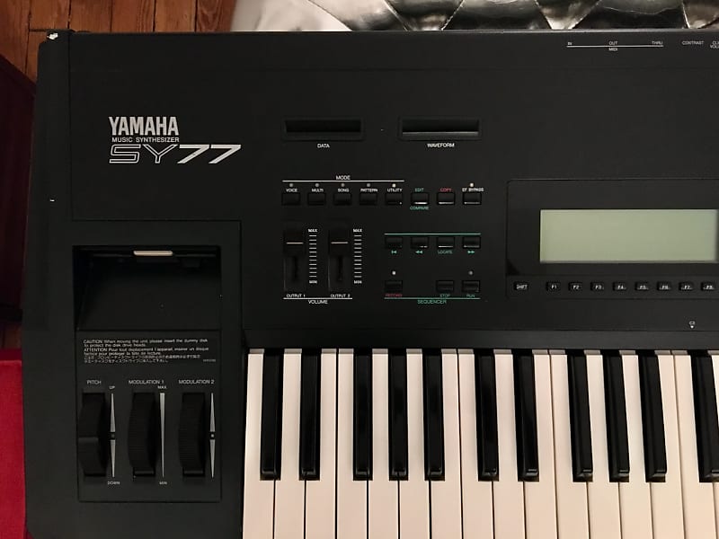 Yamaha SY77 Synthesizer