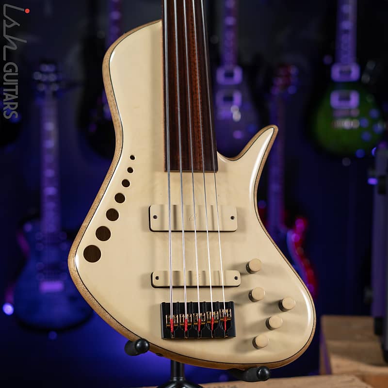 Benavente bass shop