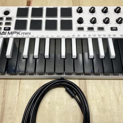 Akai MPK Mini MKII 25-Key MIDI Controller