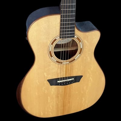 Washburn WCG20SCE Comfort Series Electro Acoustic Guitar in Natural image 4