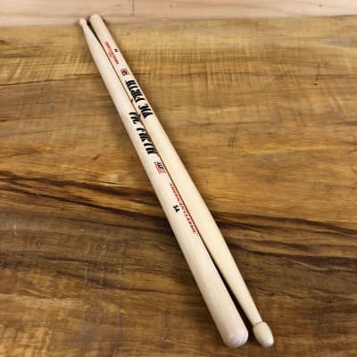 Vic Firth 5A American Classic Sticks - Hickory (pair) image 2