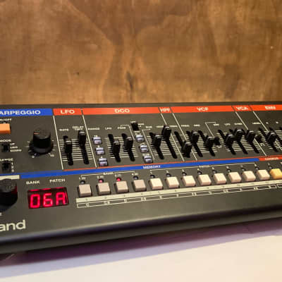 Roland JU-06A and Roland SE-02 Boutique Series Synthesizers with