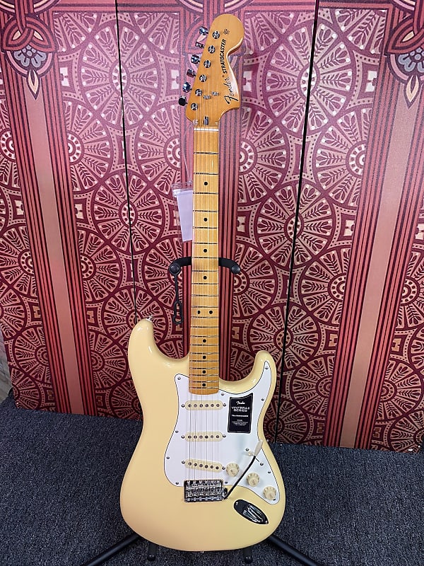 Fender Vintera II '70s Stratocaster with Maple Fretboard 2023 - Present -  Vintage White