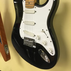 1989 Fender Stratocaster Plus Electric Guitar Black Strat Gold Lace Sensor image 2