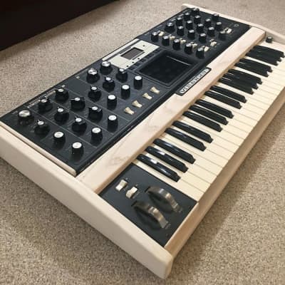 Moog MiniMoog Voyager Select Series Edition 44-Key Monophonic Synthesizer - White Cabinet with Flight Case image 10