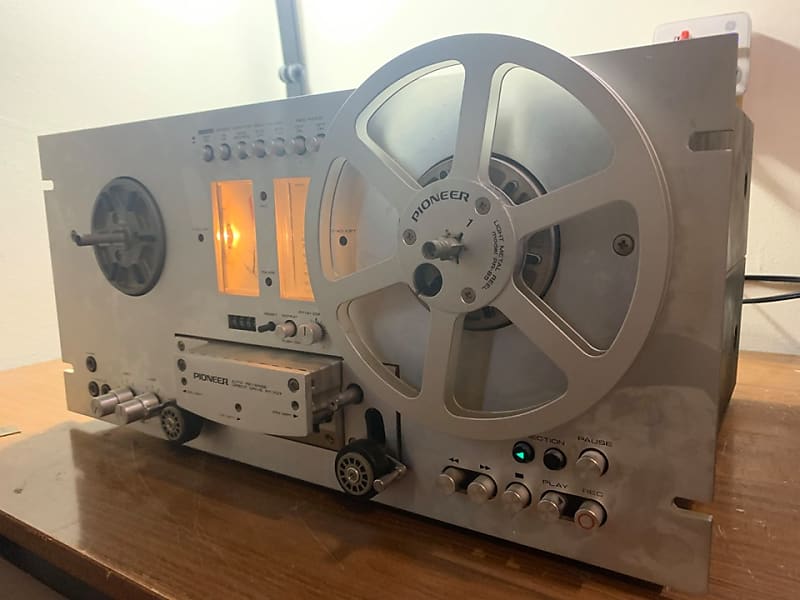 Pioneer RT-707 1977 Silver Face reel to reel tape deck with