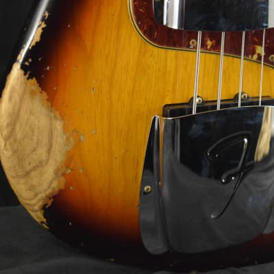 Mint Fender 1961 Jazz Bass Heavy Relic 3-Color Sunburst 3A Rosewood Fingerboard image 3