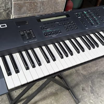 Yamaha V50 FM Synthesizer 1989 - Black