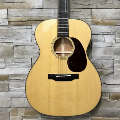 Martin Standard Series 000-18