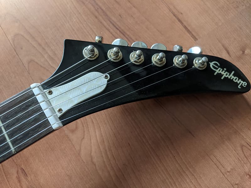 Epiphone Explorer Bass 2010年製　限定生産モデル Epiphone Explorer Bass Natural 2009 – Chicago Music Exchange